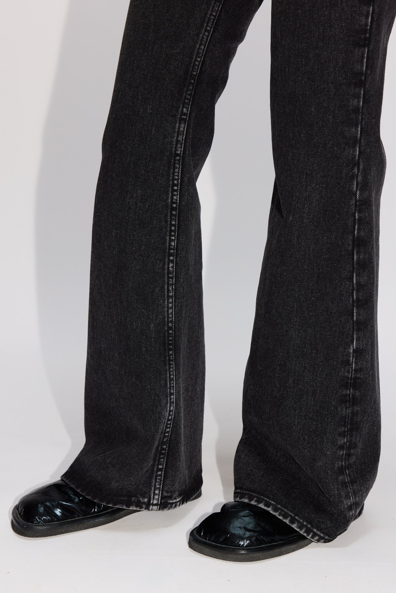 Low Waist Flared Jeans