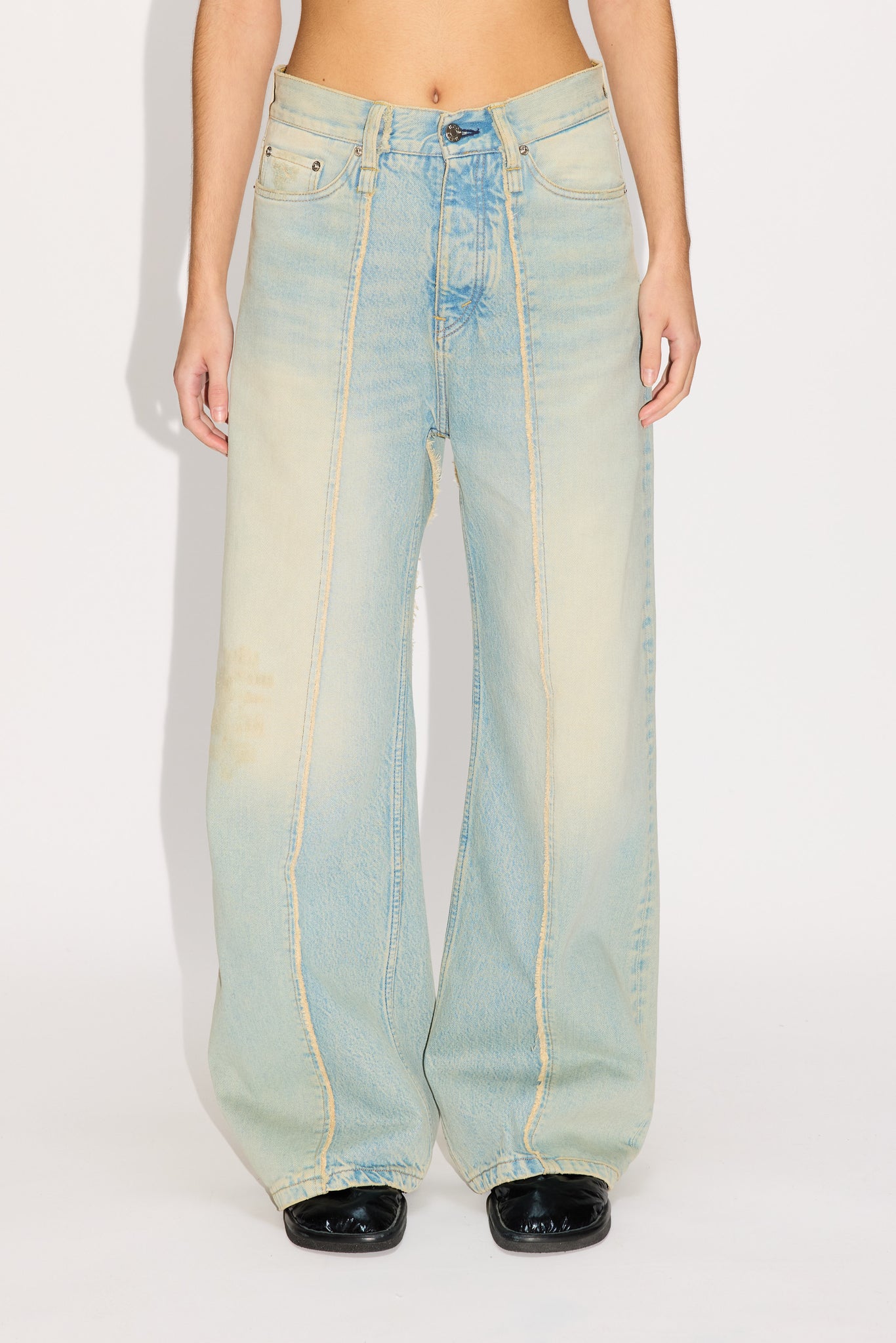 Wide-leg Jeans - Skid Jeans in Light Blue Sandy Mix – HOPE STHLM Wide-leg Jeans - Skid Jeans in Light Blue Sandy Mix – HOPE STHLM
