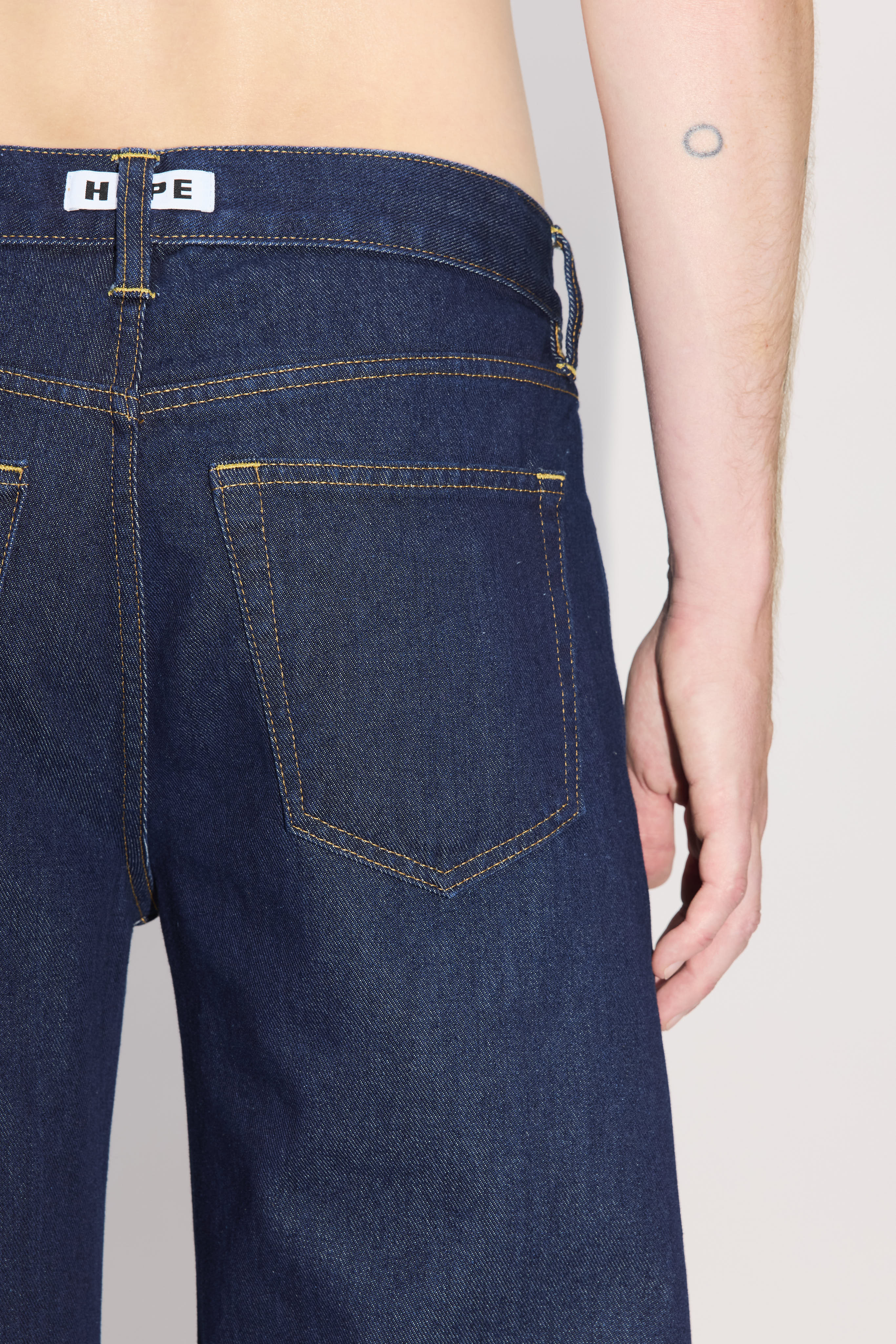 Low-Waist Wide-Leg Jeans in Rinsed Indigo – HOPE STHLM