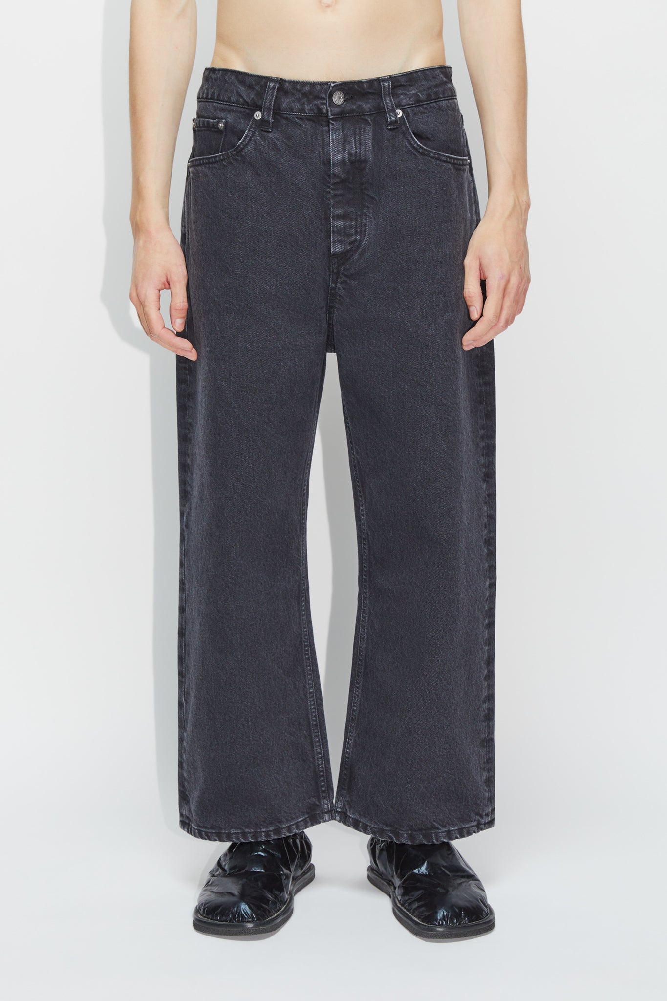 Wide-leg Cropped Jeans