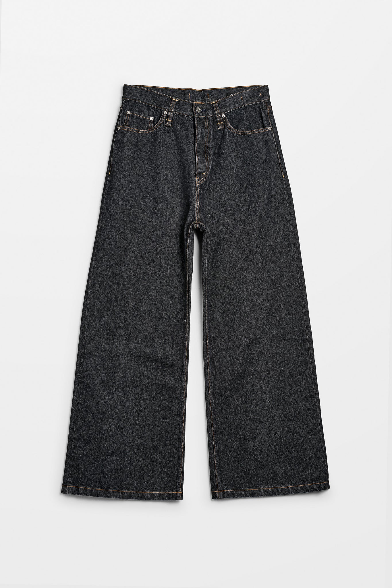 AP STUDIO【HOPE/ホープ】SKID JEANS Black wash HOPE/ホープ】SKID JEANS Black washを使った人気ファッション