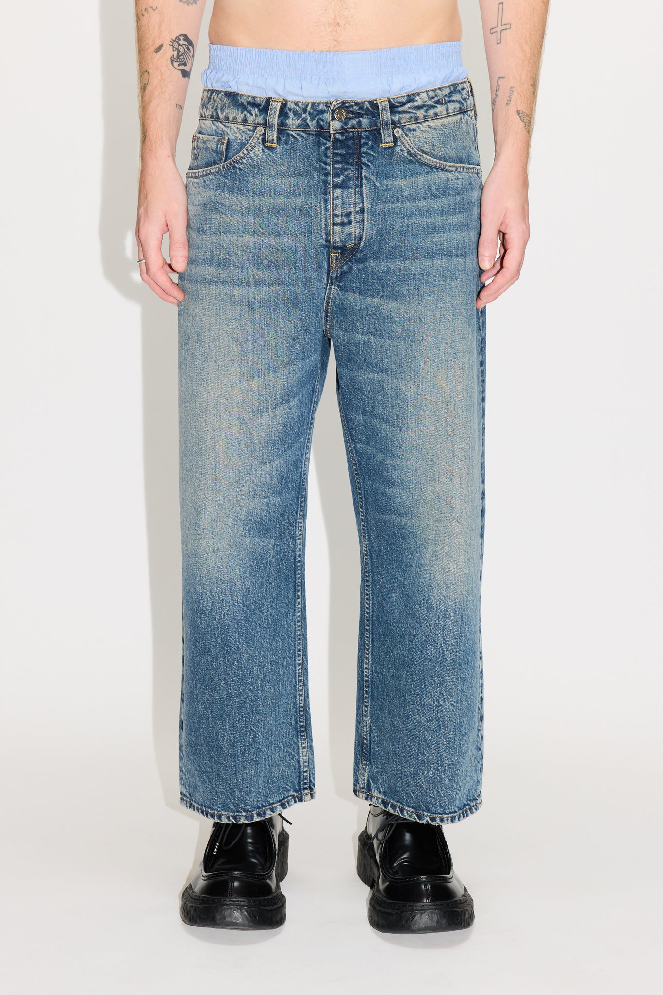 パンツ 25SS HOPE SKID JEANS / MID BLUE DIRTY 25 HOPE Skid Wide Leg Jeans Mid Blue Dirty - Vallgatan 12