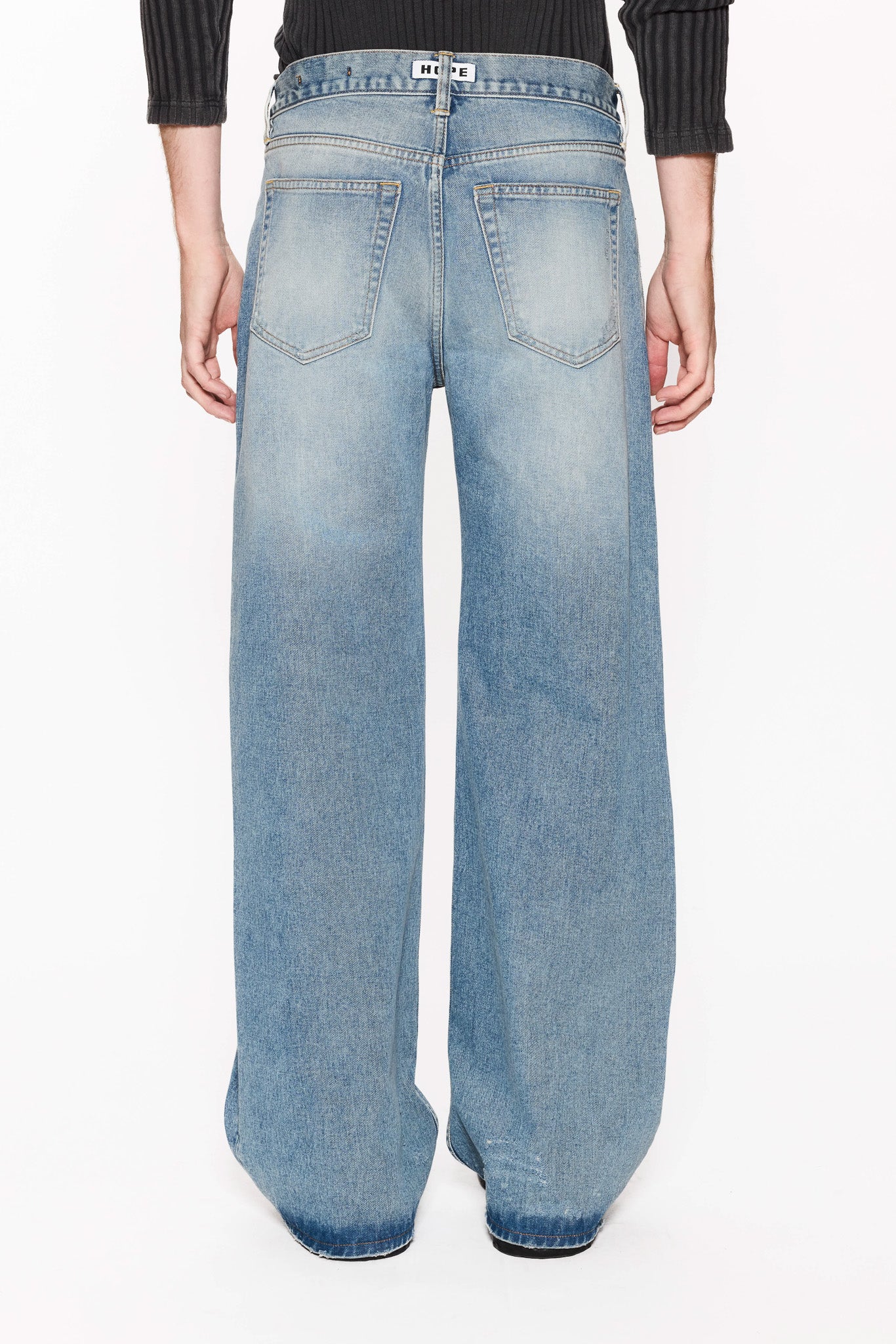 Low-Waist Wide-Leg Jeans in Light Blue Crease – HOPE STHLM