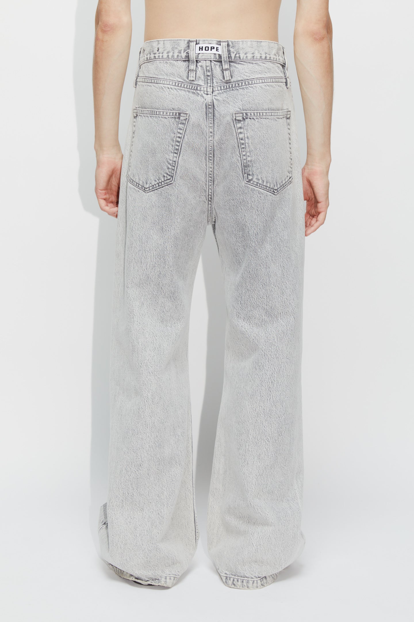Wide-leg Jeans - Skid Jeans in Light Grey Stone – HOPE STHLM Wide-leg Jeans - Skid Jeans in Light Grey Stone – HOPE STHLM