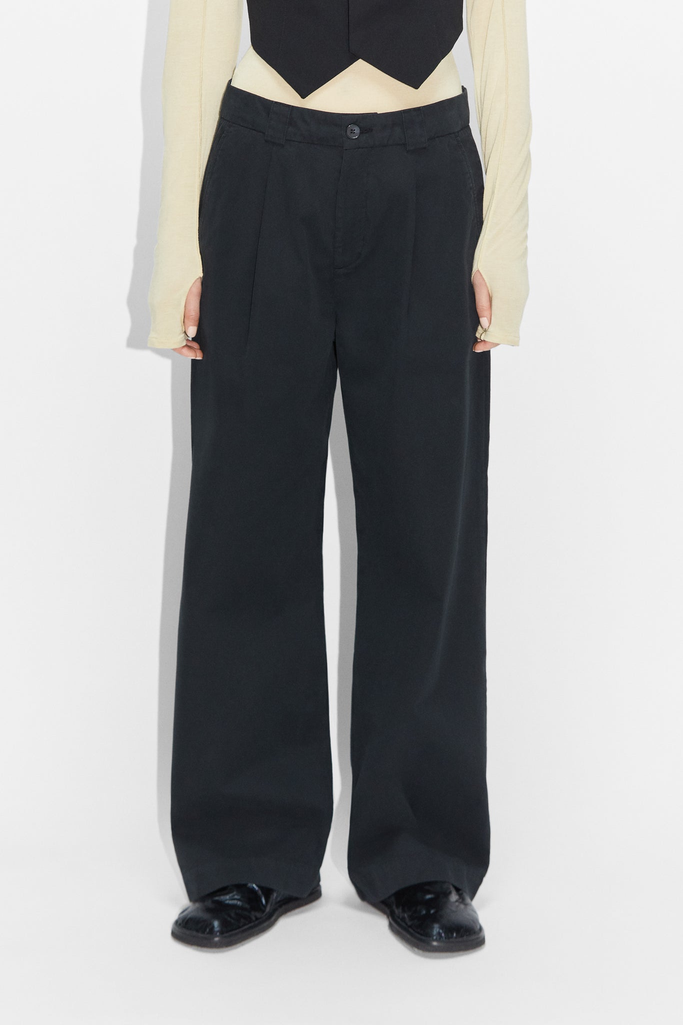 Relaxed Pleated Chinos